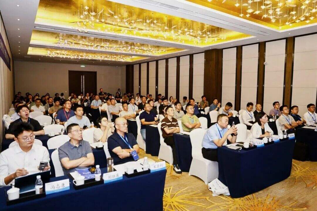 農業(yè)機器人技術與裝備發(fā)展會議在江蘇建湖成功召開